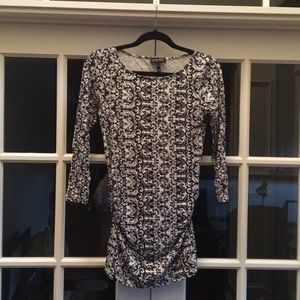 Isabella Oliver for a Pea in the Pod blouse